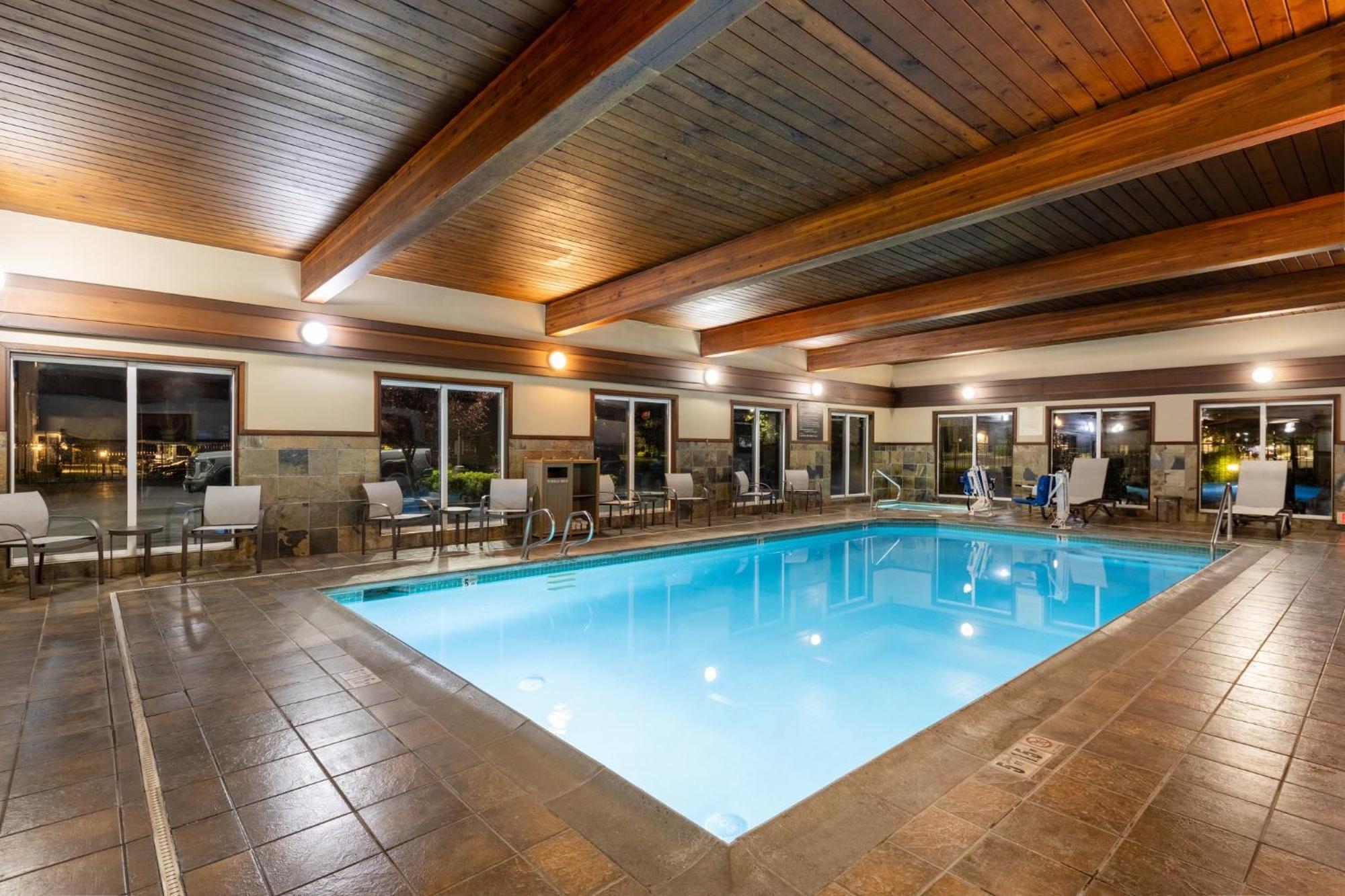 Holiday Inn Express Vancouver North By Ihg Exterior foto